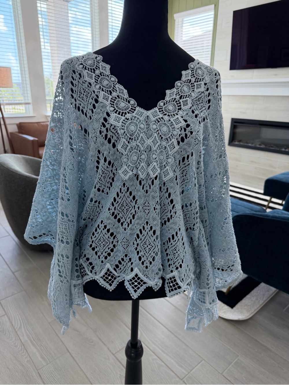 TEMPTATION POSITANO Crochet Corona Caftan Light Blue Top Size Medium VGUC